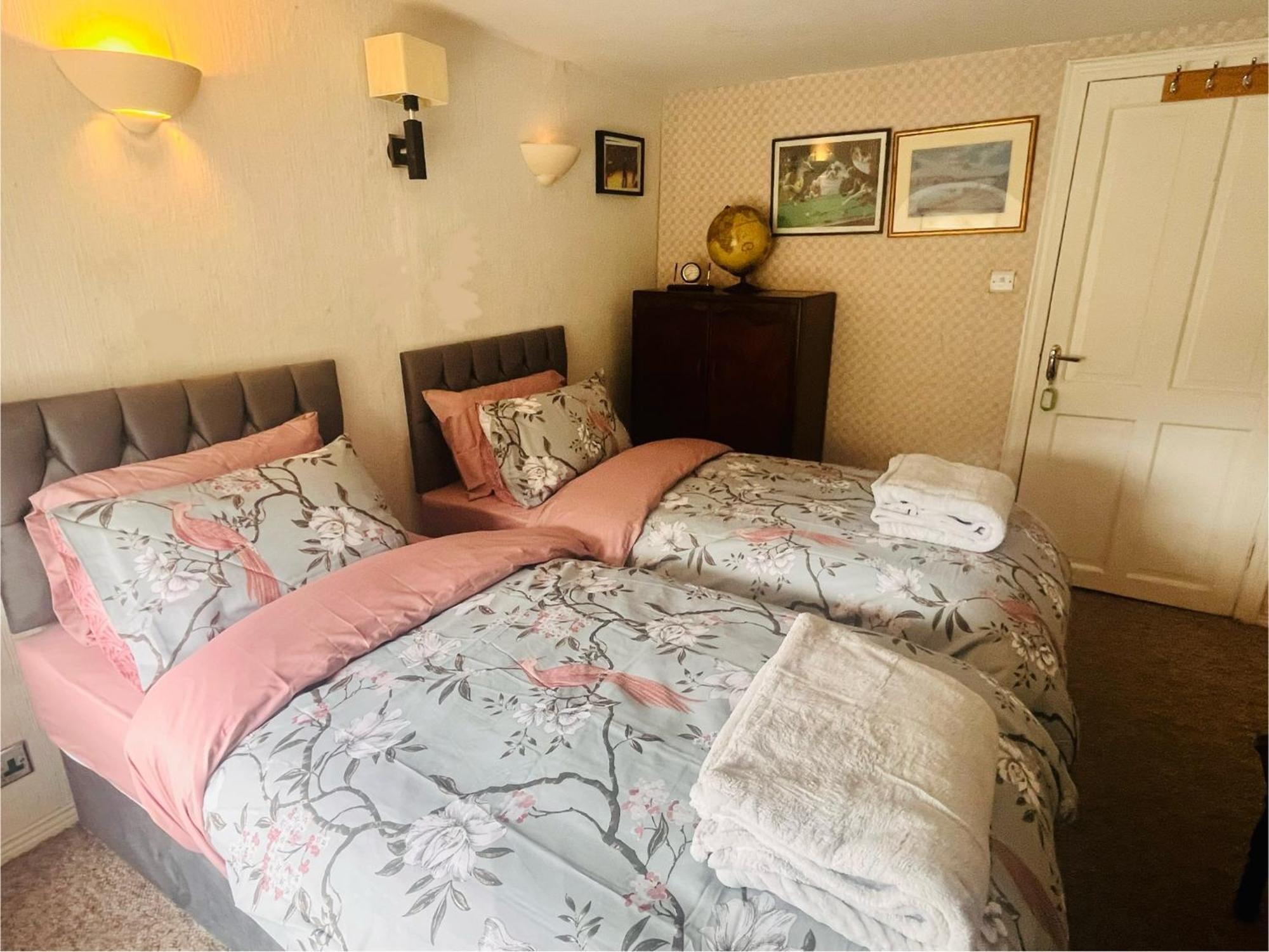 Kingfisher Lodge & Pub Castleconnell Room photo